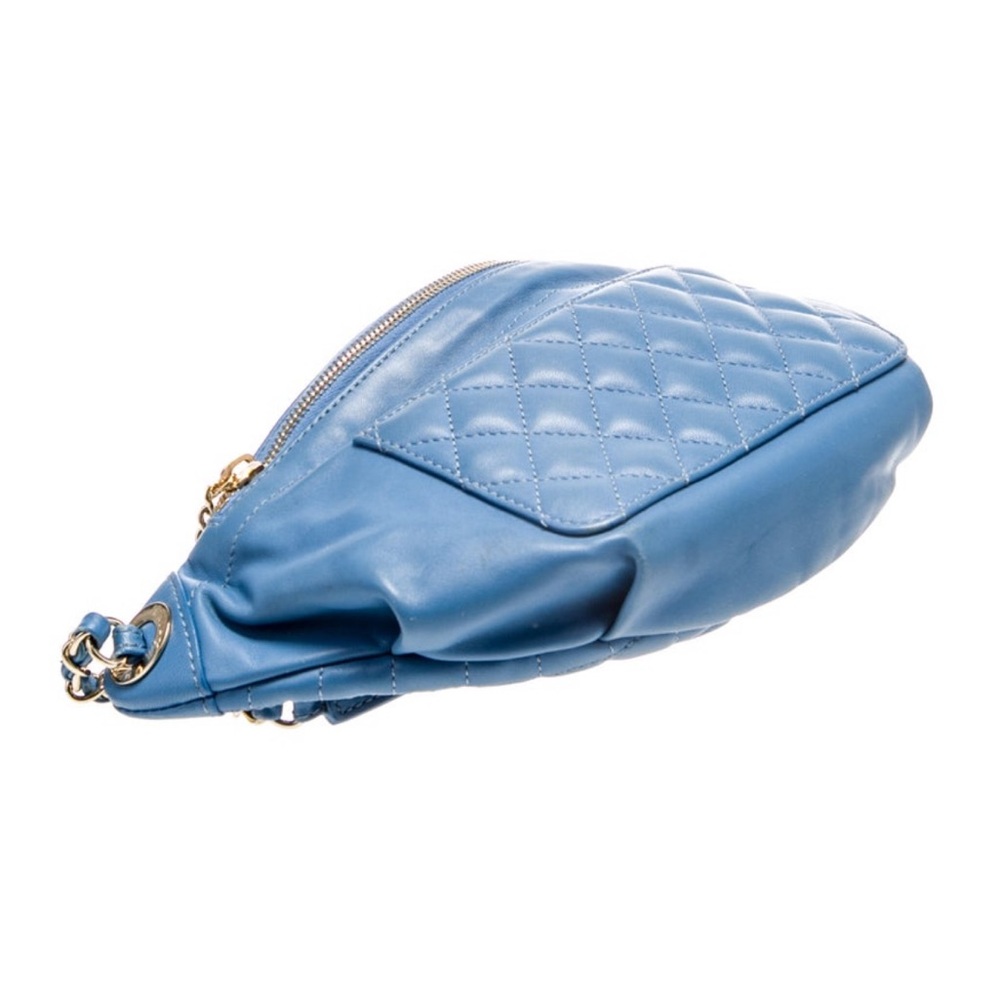 Blue Chanel waist bag 2019 - Picture 2 of 6